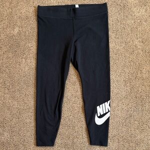 Women’s Nike Black and White Logo Leggings